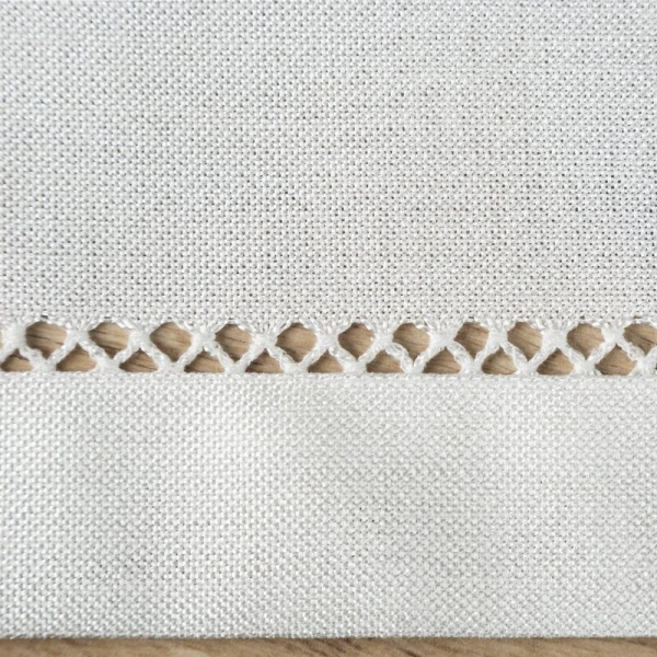 OBRUS EMILY 85 X 85 CM BIAŁY
