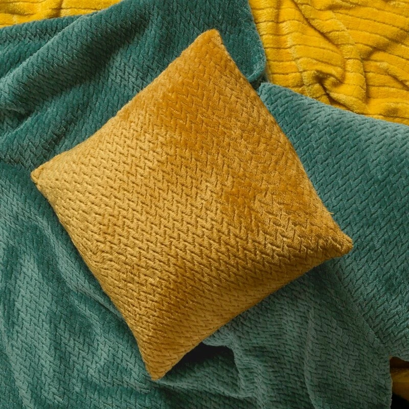 KOC NARZUTA CINDY 200 X 220 CM CIEMNO ZIELONY